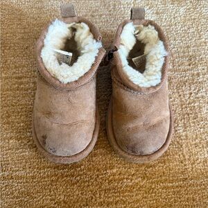 Children’s Ugg hoots